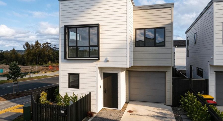  at 2 Whiteywood Street, Westgate, Waitakere City, Auckland