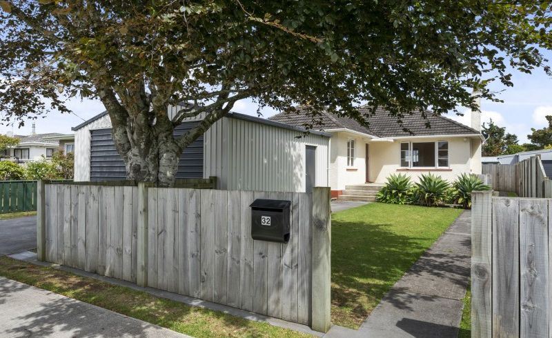  at 32 Doone Street, Lynmouth, New Plymouth
