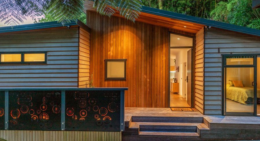  at 892 West Coast Road, Waiatarua, Waitakere City, Auckland