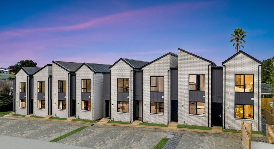  at 7 Broadview Place, Howick, Manukau City, Auckland
