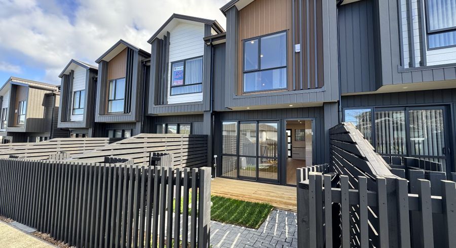  at 5/130 Te Oneroa Way---Viewing--On Tue 22nd July at 3:00-3:20pm, Long Bay, North Shore City, Auckland