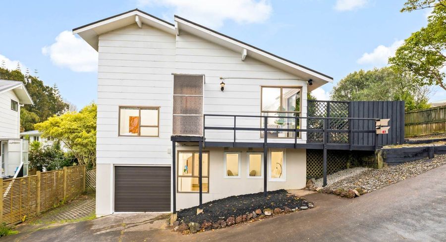  at 1/10 Heather Place, Sunnynook, North Shore City, Auckland