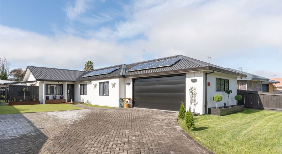  at 14 Aldershot Place, Nawton, Hamilton