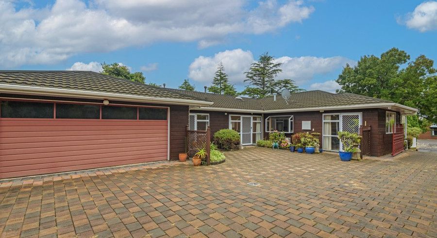  at 2 Hillgrove Place, Fitzherbert, Palmerston North