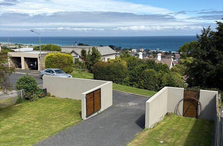  at 15 Seaview Terrace, Kew, Dunedin