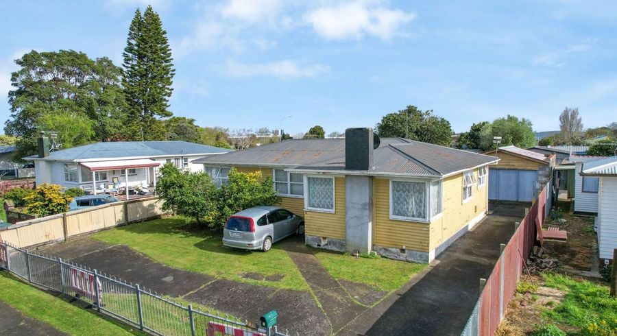  at 4 Bettina Place, Manurewa, Auckland