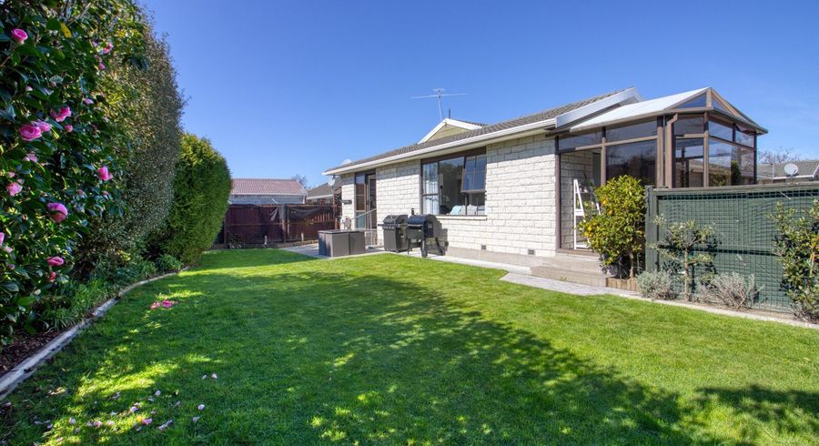  at 2/10 Montclare Avenue, Ilam, Christchurch