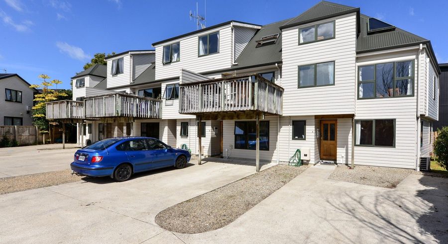  at 5E Snead Place, Hamilton East, Hamilton