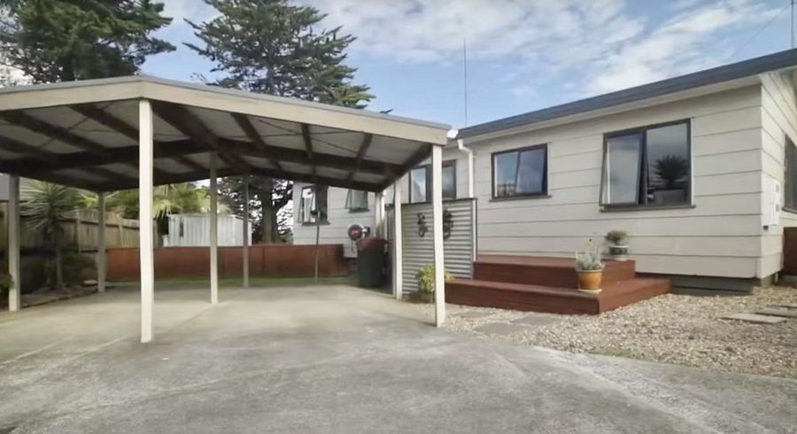  at 2/18 Aurea Avenue, Pakuranga, Auckland