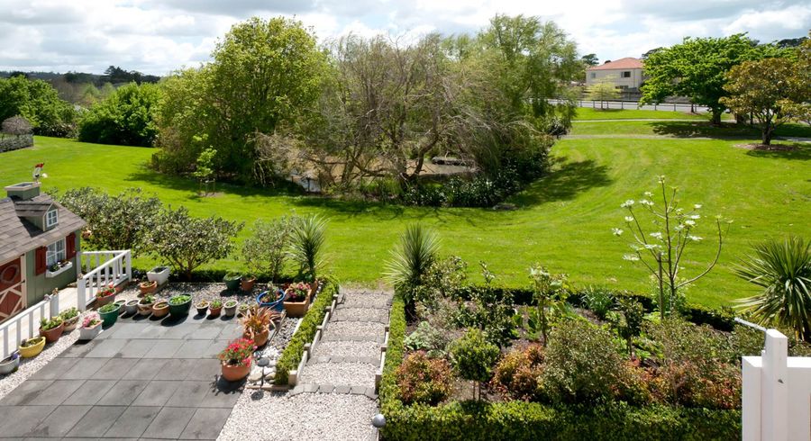  at 1 English Oak Drive, Schnapper Rock, Auckland