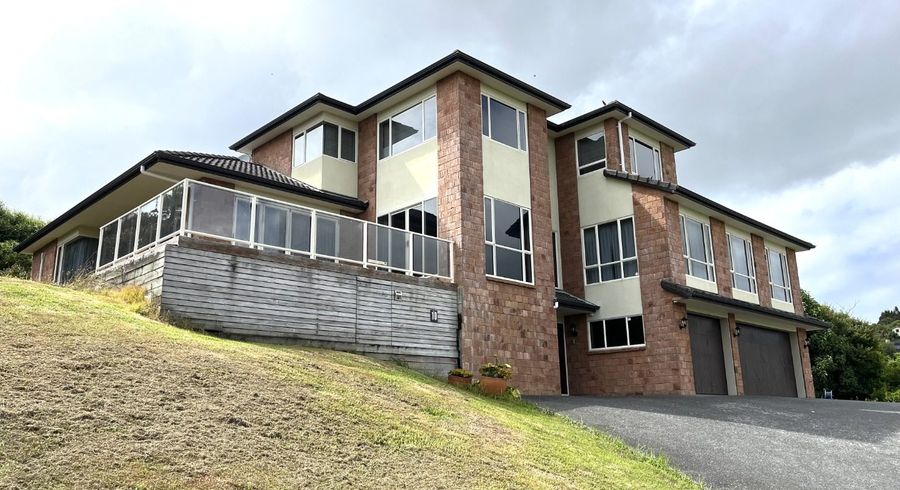  at 10 Michael Bosher Way, Flat Bush, Auckland