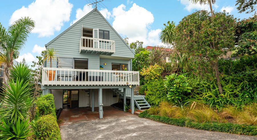  at 1/6 Theodora Place, Mairangi Bay, Auckland