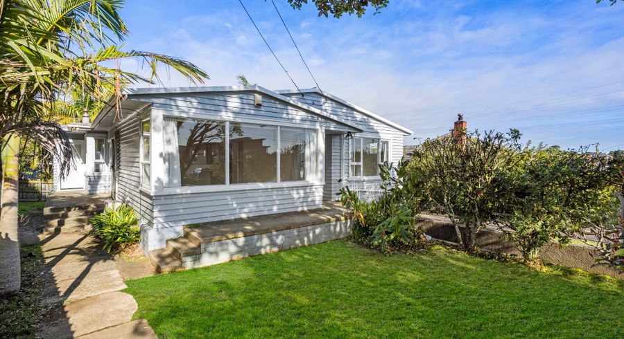  at 23 Carlton Street, Hillsborough, Auckland