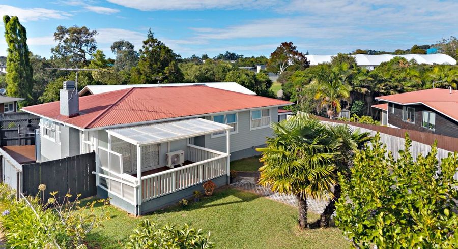  at 1/11 Firle Place, Green Bay, Waitakere City, Auckland