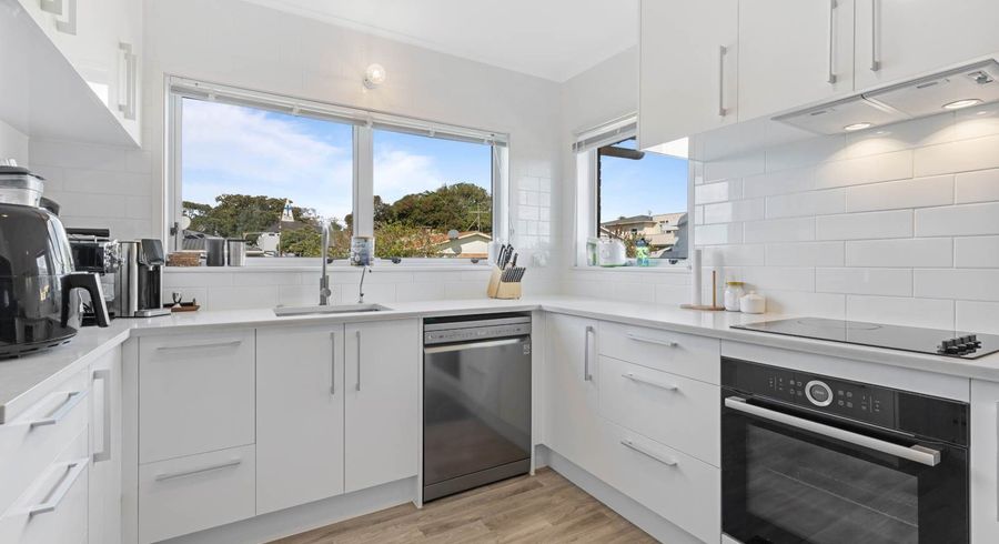  at 3/10 Shakespeare Road, Milford, North Shore City, Auckland