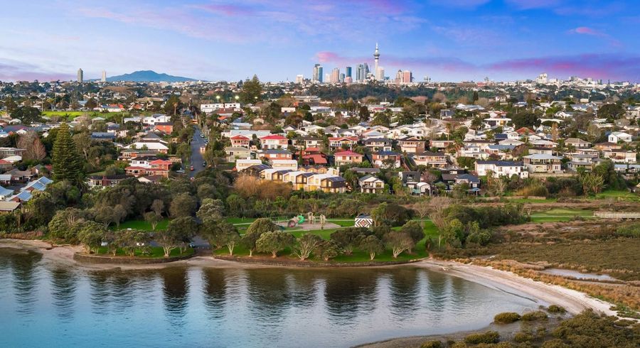  at 1 to 15/98-100 Walker Road, Point Chevalier, Auckland City, Auckland