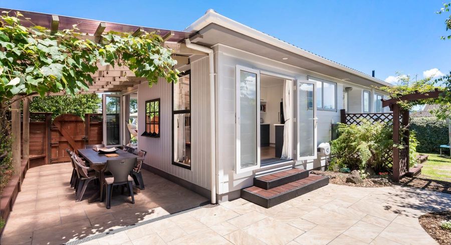  at 2/57 Solar Road, Glen Eden, Waitakere City, Auckland