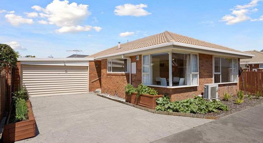  at 2/35 Avonhead Road, Avonhead, Christchurch