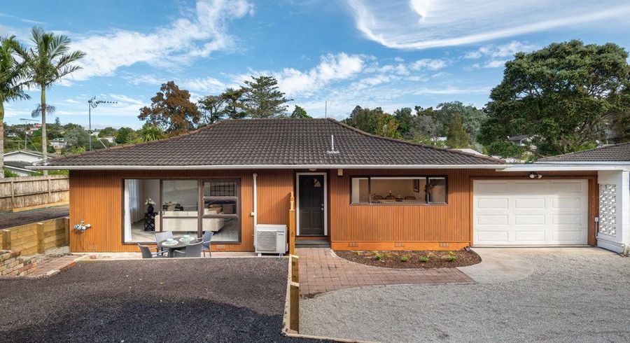  at 2/7 Tallington Crescent, Torbay, North Shore City, Auckland