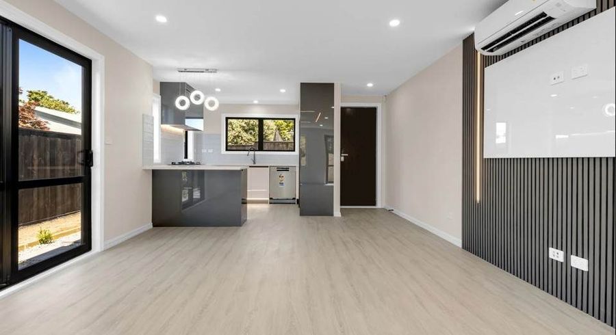  at 53 Hutchinsons Road, Bucklands Beach, Auckland