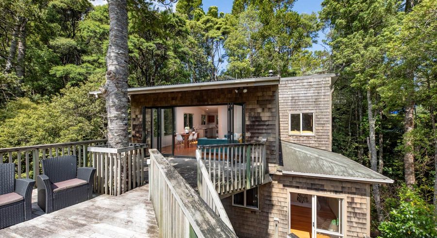  at 73 Kauri Point Road, Laingholm, Auckland