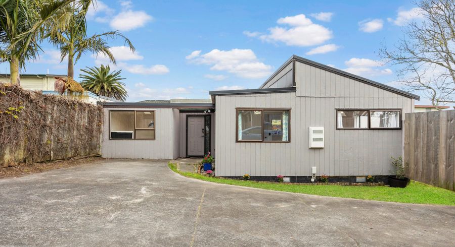  at 2/54 College Road, Northcote, Auckland