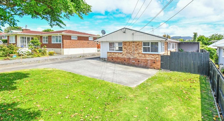 at 1/21 Miro Road, Māngere Bridge, Auckland
