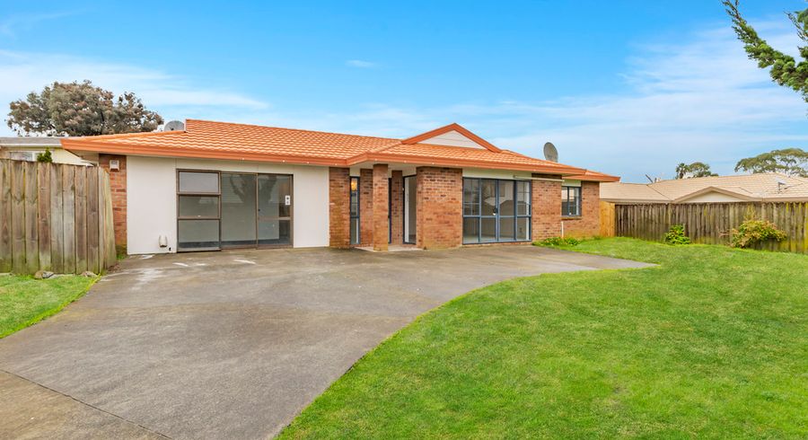  at 13 Grangewood Close, Favona, Auckland