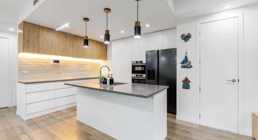  at 8 Windlass Street, Long Bay, Auckland