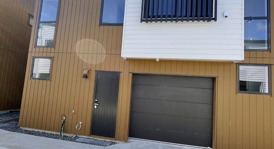  at 9/196 Royal Road, Massey, Waitakere City, Auckland