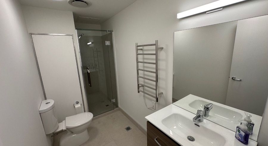  at 2F/30 Westward Ho Road , Glen Eden, Waitakere City, Auckland