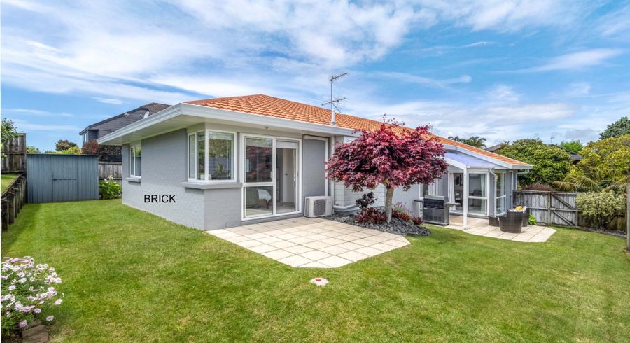  at 6 Bob Charles Drive, Golflands, Auckland