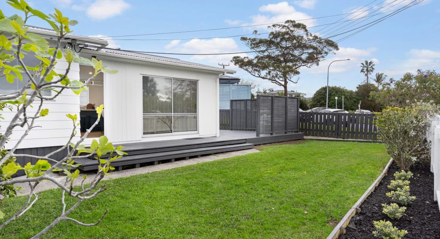  at 1/2 Barron Drive, Green Bay, Waitakere City, Auckland