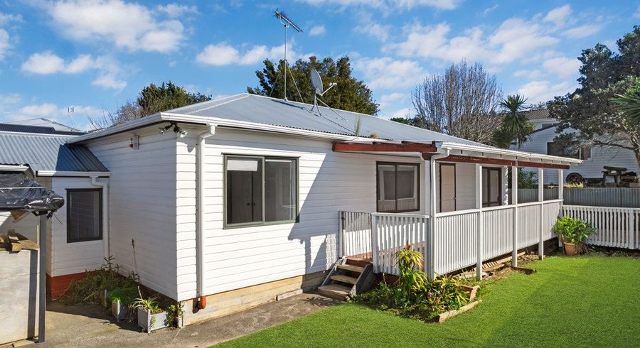  at 1/8 Eulogy Place, Randwick Park, Manukau City, Auckland