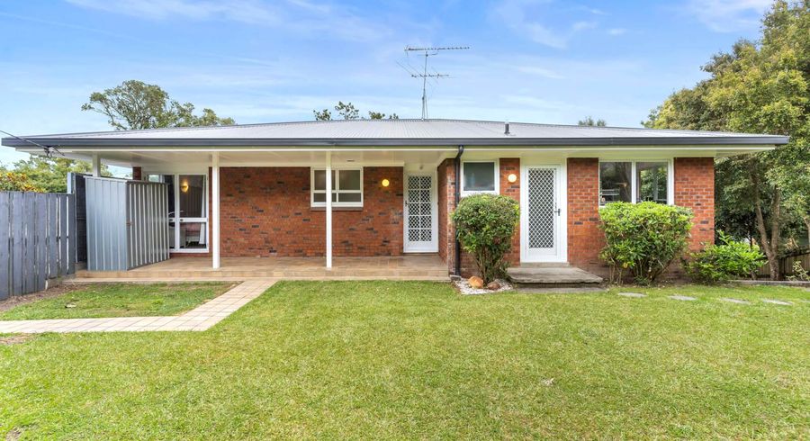  at 17 Salem Place, Torbay, Auckland