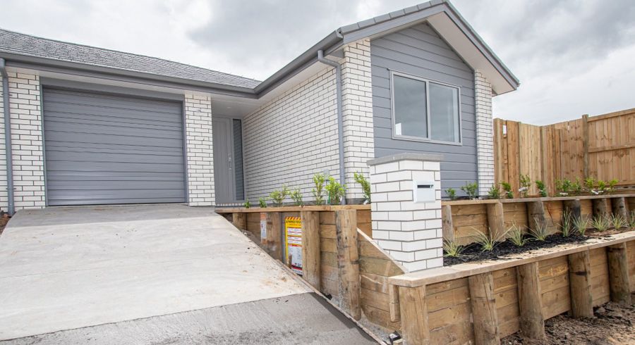  at 2/12 Bostonkip Crescent, Fitzroy, Hamilton