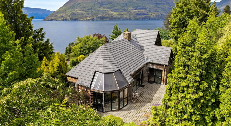  at 6 Thorn Crescent, Fernhill, Queenstown