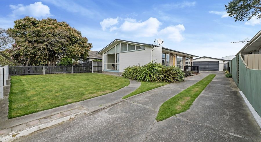  at 27 Skerten Avenue, Hornby, Christchurch