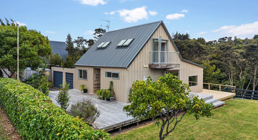  at 50 Chatham Avenue, Paremoremo, North Shore City, Auckland