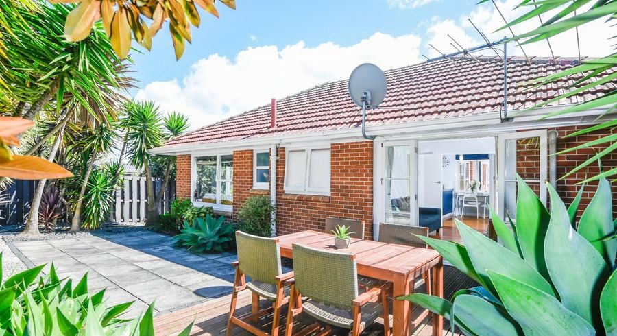  at 2/16 Whytehead Crescent, Saint Heliers, Auckland City, Auckland