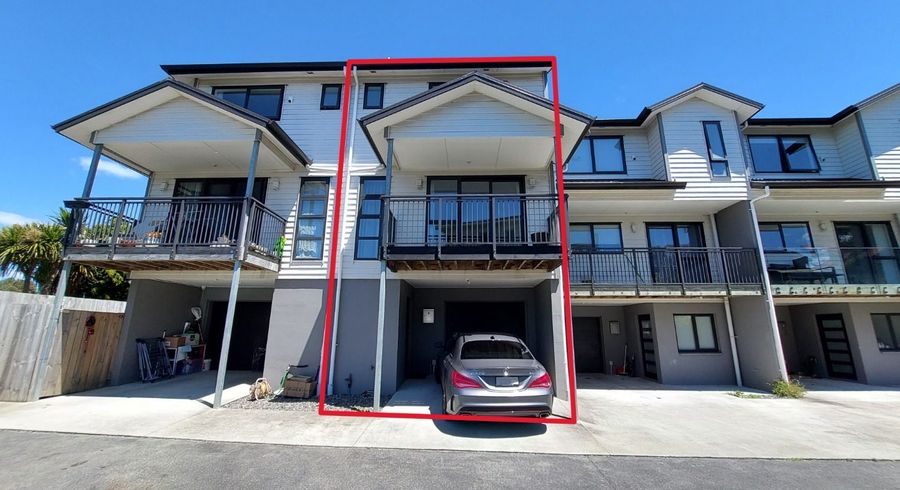  at 7 Lilac Lane, Oteha, Auckland