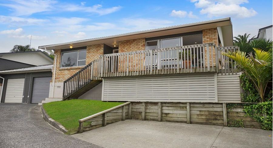  at 1/17 Sandiacre Way, Browns Bay, Auckland