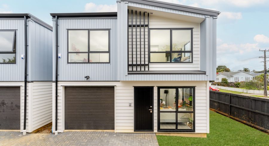  at 3 Lynwood Road, New Lynn, Auckland
