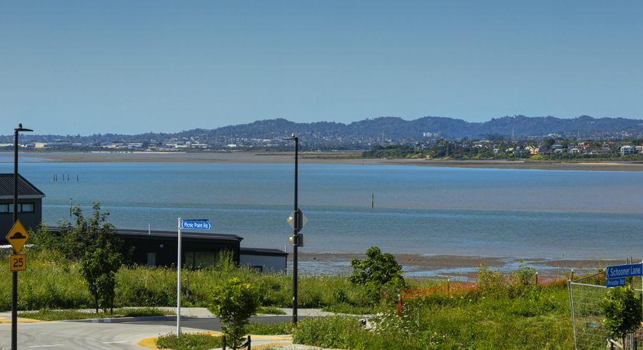  at 2/18 Scott Road, Hobsonville, Waitakere City, Auckland