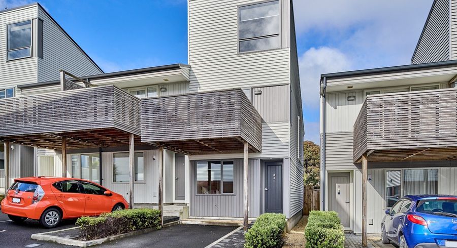  at 8/31 Princess Terrace, Newtown, Wellington