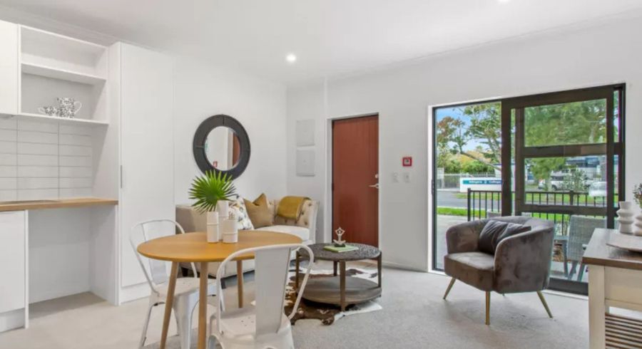  at 4/20 Bader Drive, Mangere, Manukau City, Auckland