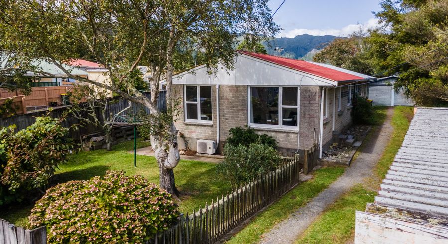  at 6 Young Grove, Stokes Valley, Lower Hutt, Wellington
