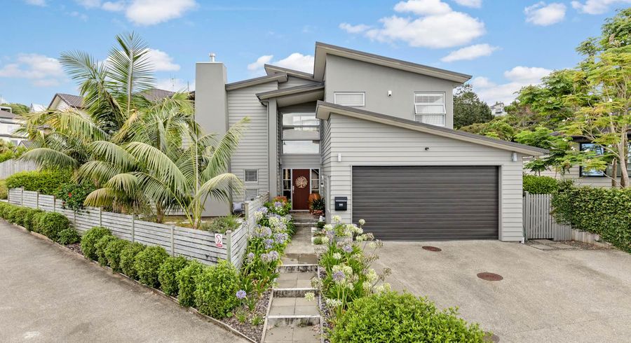  at 25 Borneo Drive, Fairview Heights, Auckland