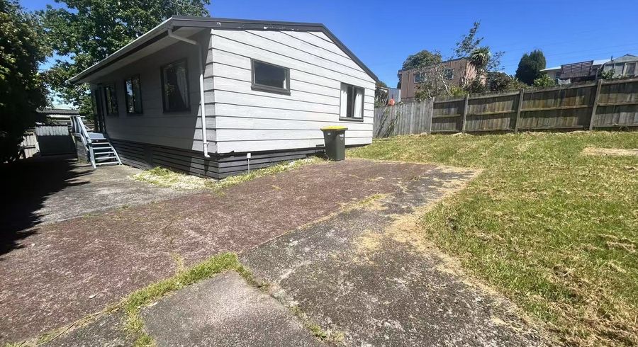  at 1/21 Lowtherhurst Road, Massey, Waitakere City, Auckland