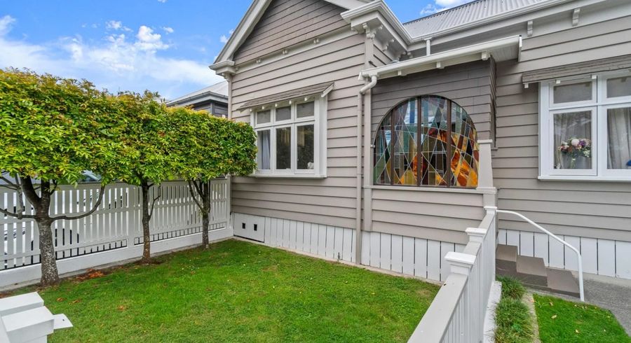  at 2/9 Essex Road, Mount Eden, Auckland City, Auckland